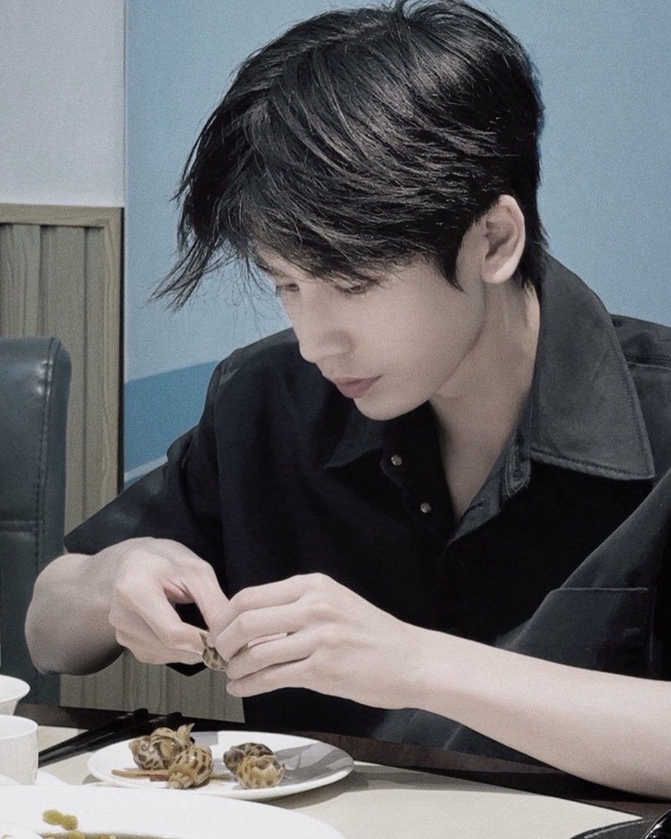Etheirdo's tweet photo. ⠀ ⠀  ⠀⠀ 
⠀ ⠀  ⠀𝖪𝖾𝖽𝗂𝖺𝗆𝖺𝗇 𝖤𝗆𝗆𝖺𝗇𝗎𝖾𝗅 | Menteng
⠀ ⠀  ⠀Mon, 12 Oct 26' — 21.20 PM
⠀ ⠀  ⠀ ⠀  ⠀⠀ 
Nasi goreng buatan Bunda 𝑡𝑜 𝑡ℎ𝑒 𝑟𝑒𝑠𝑐𝑢𝑒 setelah seharian penuh belum terisi makanan yang betul-betul sebuah makanan. 
⠀ ⠀  ⠀⠀ https://t.co/bTLmhwhOp2