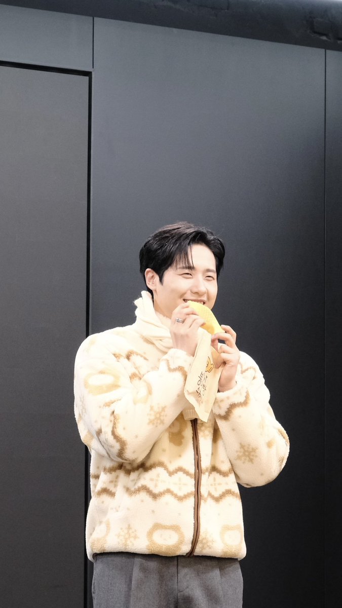 WINTERsCO_MING's tweet photo. 엉엉 ㅅㄷㅇ가 너무 좋다.....엉엉ㅜㅠ😭😭 https://t.co/ebNNNZw1u6