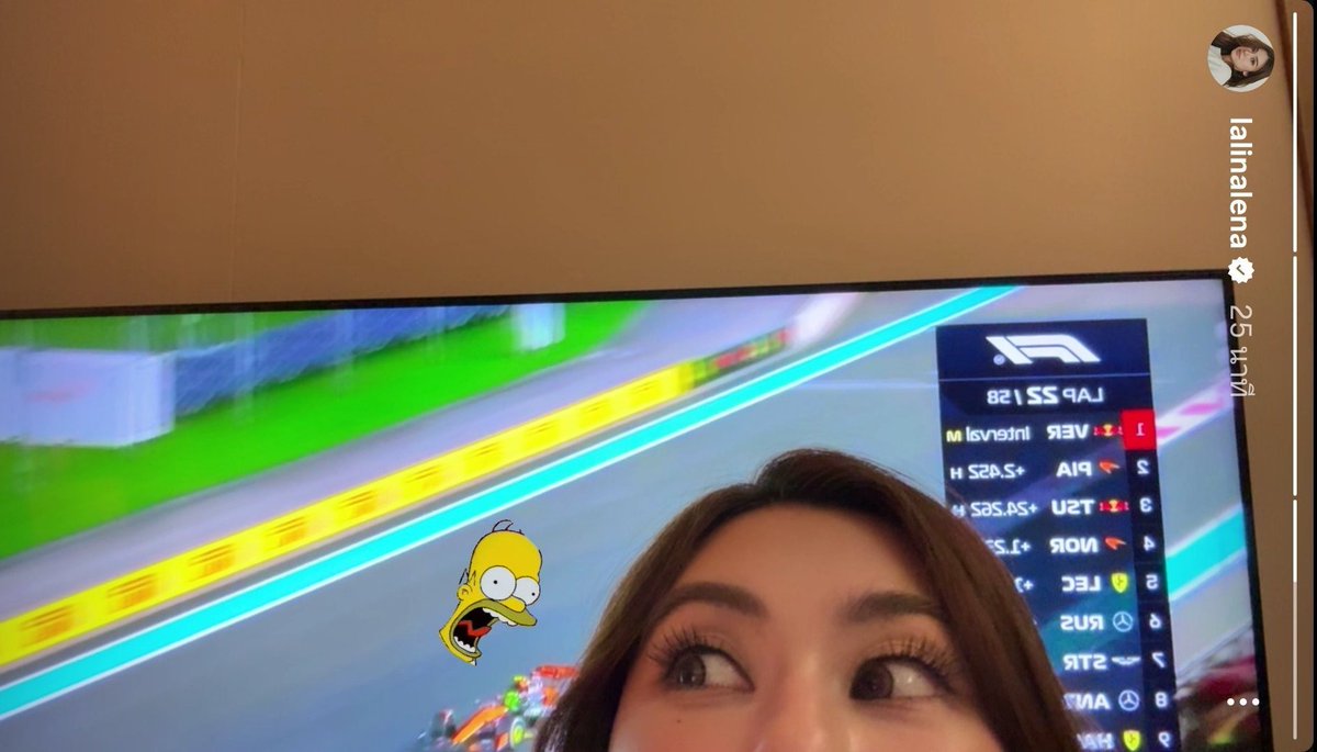 Hibiscus_M_'s tweet photo. สาว red bull ยังชอบอยู่คับ เพิ่มเติมคือมีแฟนเป็นสาว MercedesAMG ไปทำงานต่างประเทศก็เปิด F1 ดูด้วยกัน 🤣🤣

#ลีน่าหมิว #LenaMiu

https://t.co/3AA3QShDoU https://t.co/d74wgttZNY