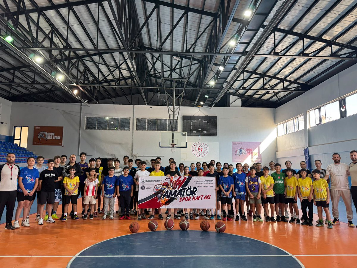 GSB_Bitlis's tweet photo. 5-11 Ekim Amatör Spor Haftası kutlu olsun! 🏆

Sporun birleştirici gücünü yaygınlaştırmak, sağlıklı nesiller yetiştirmek ve sporu güçlendirmek için emek veren tüm sporcularımızı, antrenörlerimizi ve gönüllülerimizi kutluyoruz.

Herkes için spor, herkes için sağlıklı bir gelecek! https://t.co/NXY2bkXuzP