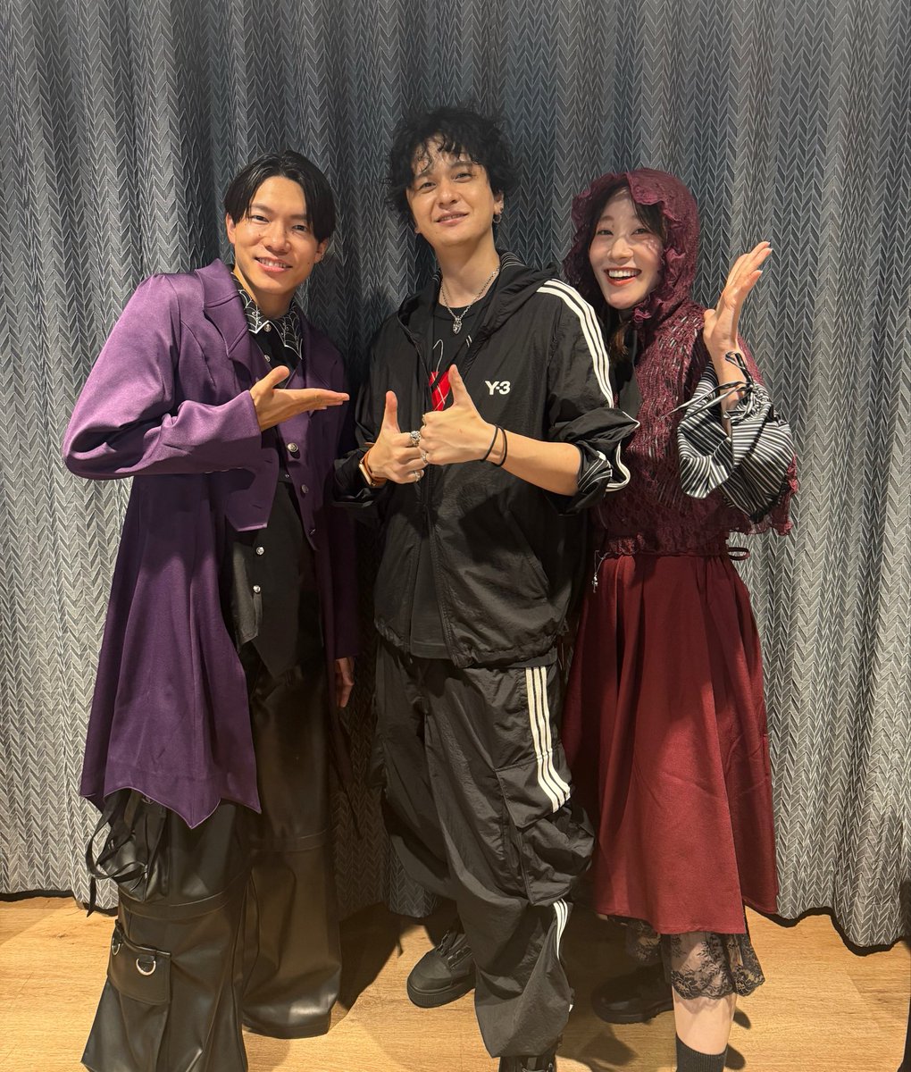 M19960211's tweet photo. にじさんじ所属葛葉様のワンマンライブ
「 One-Man Live "Bloody Alexandrite"」にて
魔界の住人としてダンサー出演させていただきました🌹💃🏻🕺🏻✨

ありがとうございました！

#葛葉ワンマンライブ https://t.co/GbcOhdVJPB