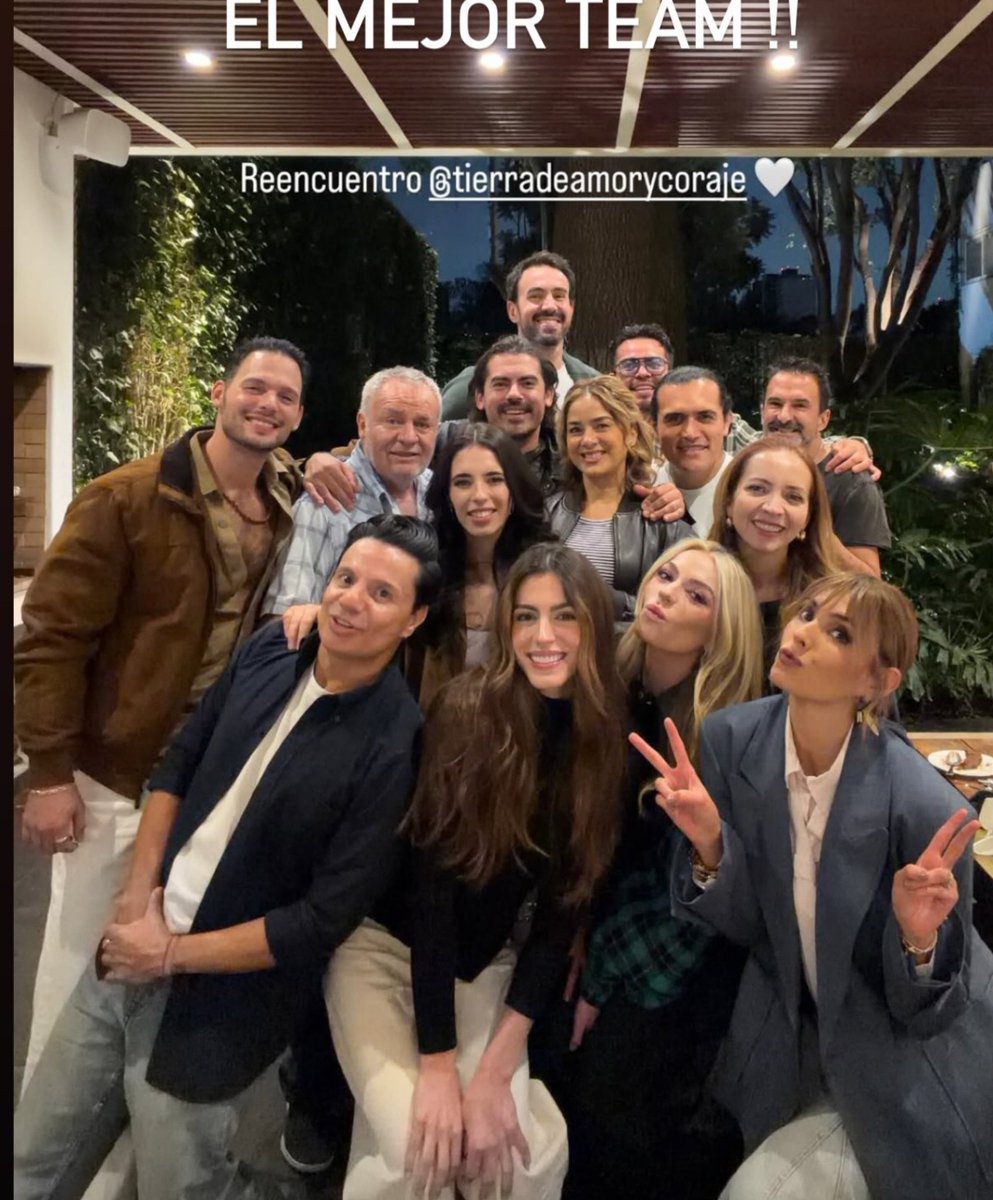TeamDylanNKelly's tweet photo. Mar en la reunión del elenco de
#tierradeamorycoraje 🤠✌🏻
#MarContreras https://t.co/vmer3o1K5X