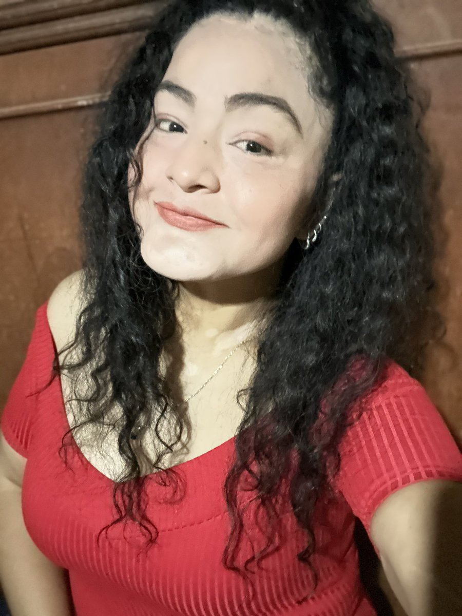 fOby13's tweet photo. Red ♥️✨ https://t.co/xktbL25md8