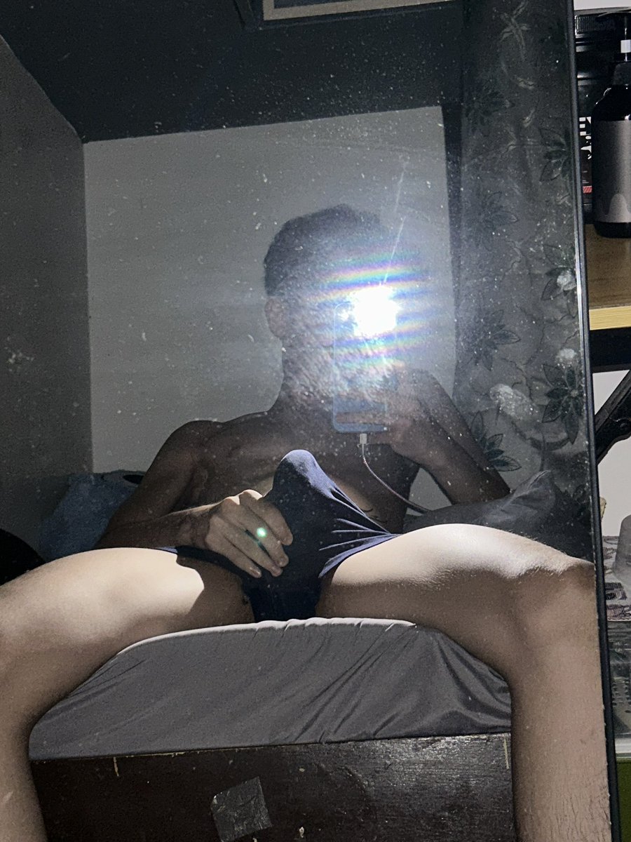 ten_shihq's tweet photo. Horny nanaman https://t.co/Qa5d3lg6Dr