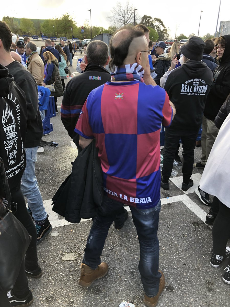Chopo1926_'s tweet photo. Nadie vio a esta leyenda por Oviedo? https://t.co/mgwkpCly2Z