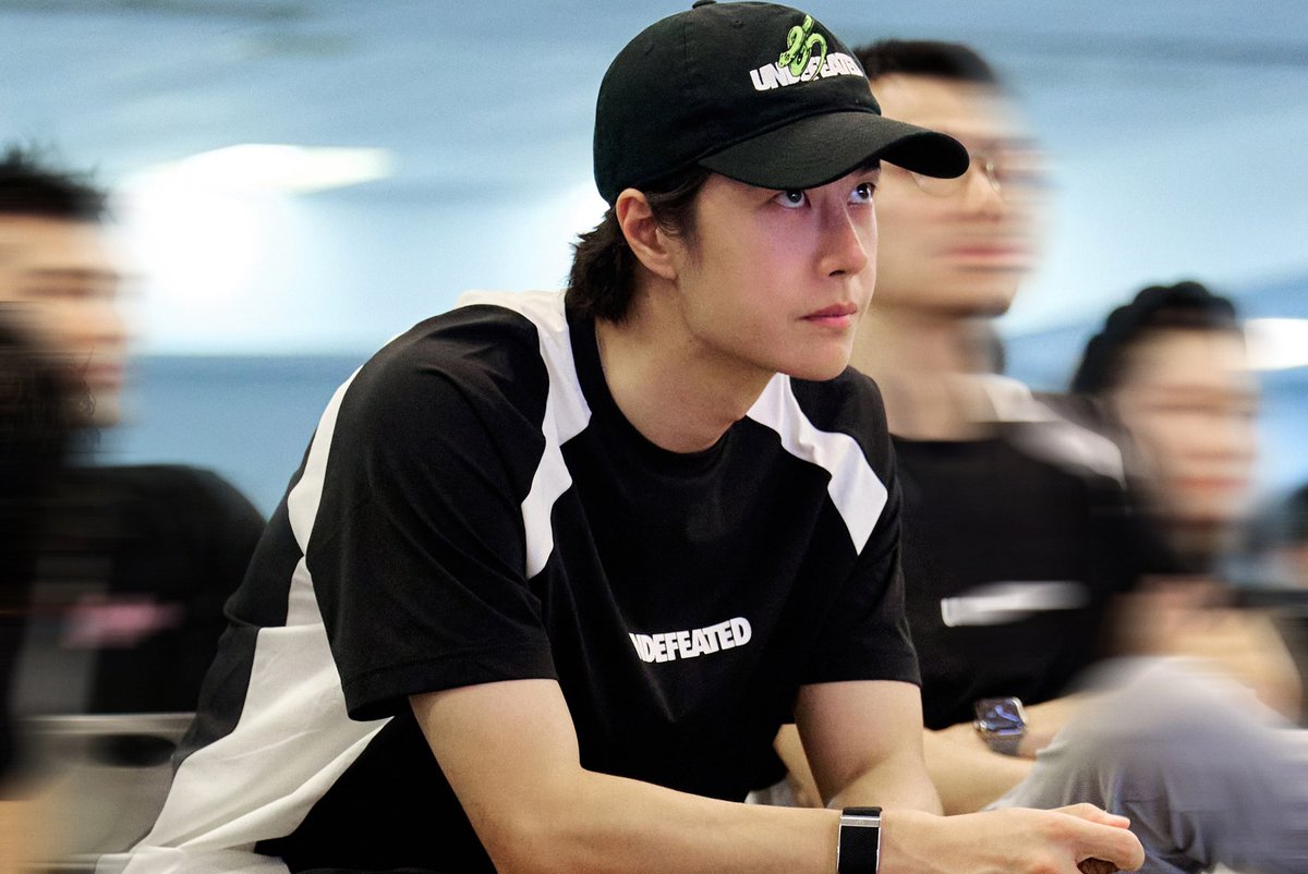 supervanilla85's tweet photo. สเป่คกุคือ ตี๋หนุ่ม หน้าคม คิ้วตั้ง สันกรามบาดใจ จมูกสันเขื่อน ตาเฉี่ยวกลมหวาน ผมดัดบางครั้ง สูง ชอบกิจกรรม หลายความสามารถ ถนัดหลายอย่าง เท่ๆ บางวันแข่งรถ บางวันปีนเขา บางวันดำน้ำ บางวันออกรอบ รักสุขภาพ รักน้ำ รักภูเขา ที่สำคัญหล่อชิปหายเขาชื่อย่อ หวังอี้ป๋อ ยื่นเรฟ manifest https://t.co/Bplu8fFoLP