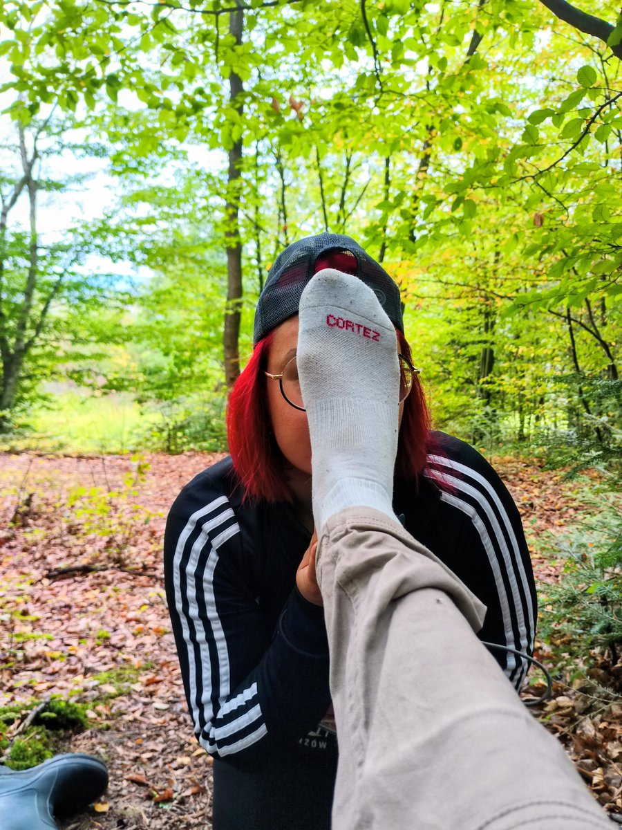 couplesocks91's tweet photo. 🔥🔥#sniffsocks #Nike We like to walk in the woods 😈 https://t.co/9ciIR1Ypk1