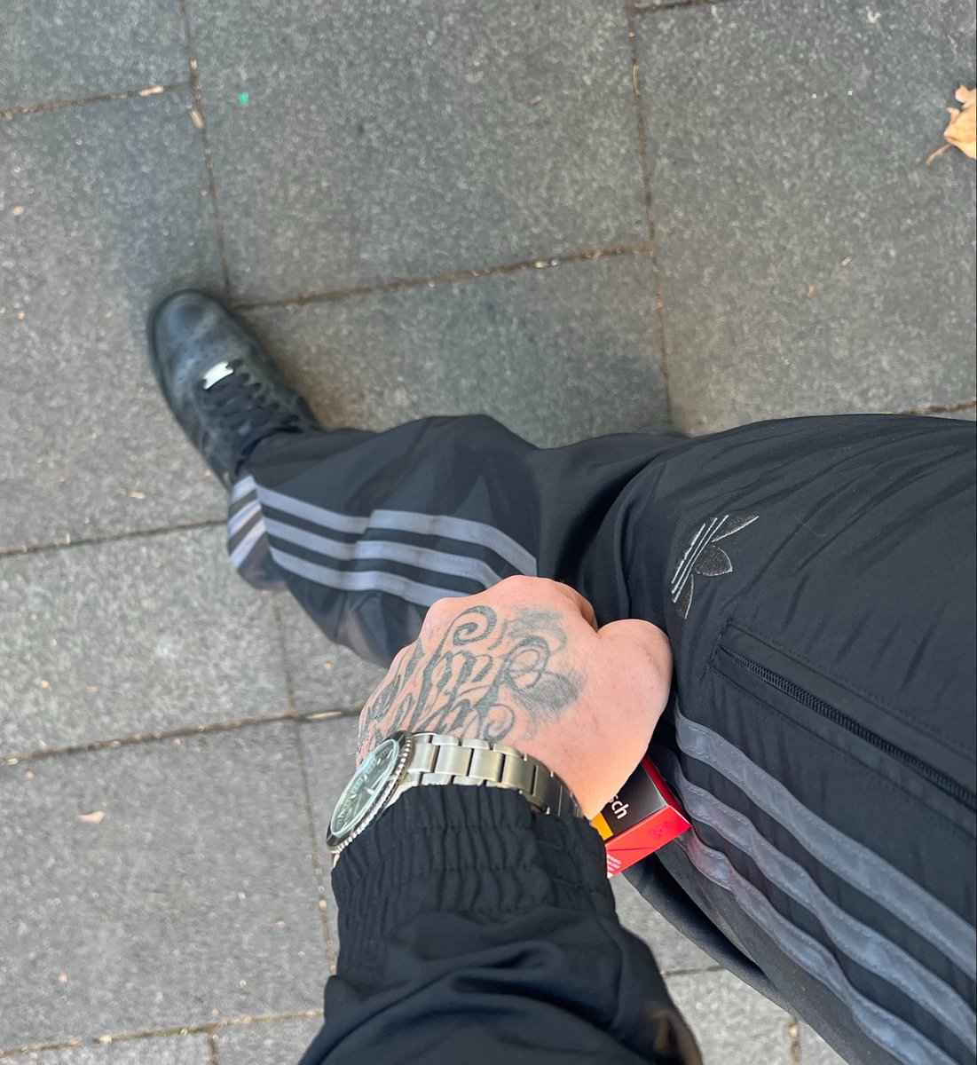 MMike11324's tweet photo. Na los ab auf die Knie du Loser 💯🐶

Wird endlich Zeit dich jammern zu sehen 😉

#Feet #Sklaven #Sub #Findom #Cash #Fetisch #Dom #Master #fuck https://t.co/Q6ZlKGbJ7P