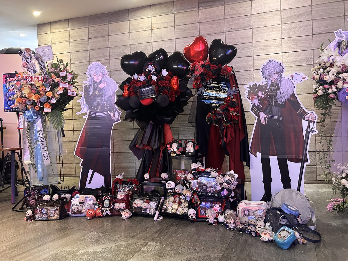 idn_lagufami's tweet photo. #葛葉ワンマンライブ

ジャカルタでのライブビューイングに、フラスタを贈らせていただきました！

もしかしたらKアリーナまで声届いてたんじゃないかってくらいみんな叫びまくってました！
しかも海外に来たどころか、魔界まで移動させられるとは..

また次に会える日を楽しみにしてます！！ https://t.co/wHesfRYEwD
