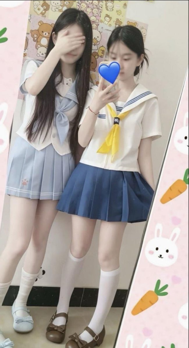 kelly90ds5's tweet photo. 现在是23.30分、新拍的视频
有人想要锐评一下我跟闺蜜15岁的福嘛😌
（拒绝人机）赶紧看，我要删了
真没有🚪流言2我真给呀 https://t.co/HyqnJsMxw2
