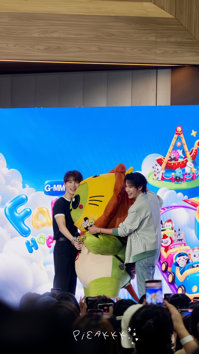 pieakk_'s tweet photo. Happy Family 🐢🦁

#GMMTVFANIVAL2026HappyFamilyxKS
#คริสสิงโต #KINGMAN https://t.co/K6WjdM7Pyr