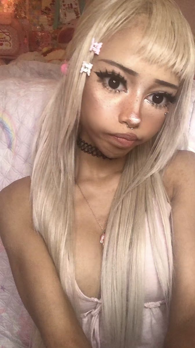 sleepynekogrl's tweet photo. can someone play w meee? #cnc #bunni #roblox #valorant https://t.co/JfVuuFtPyl