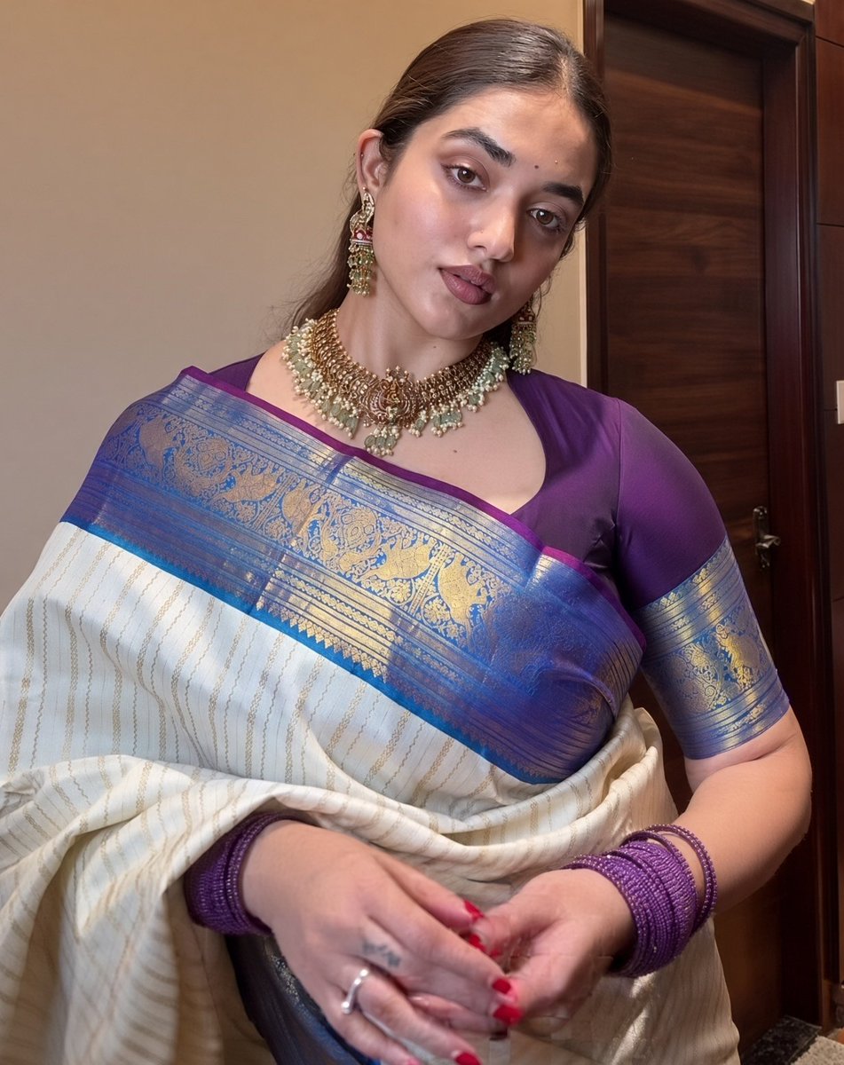 dazzlin_divas's tweet photo. Good Night Friends 🌙 
No one Slays the Saree look like Shreya Vishakant ✨ 
Grace and Elegance Personified 🥰 
#ShreyaVishakant ♥️ https://t.co/gO9Ete4z2q