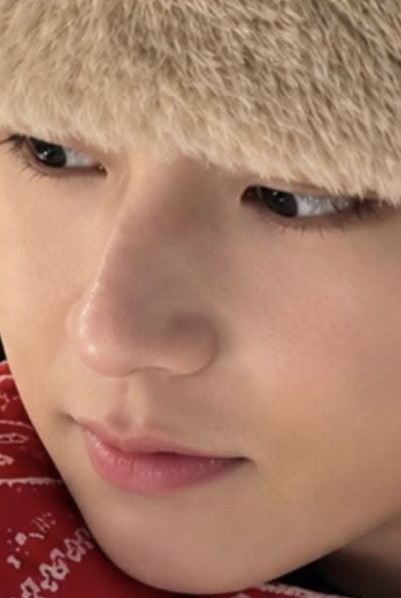 astrophille's tweet photo. tebak gw nemu apa???? bulu mata doang, TAEHYUNG. BULU MATA DOANG. his eyelashes deserve their own fandom 😭 https://t.co/JQHbhpgKmm