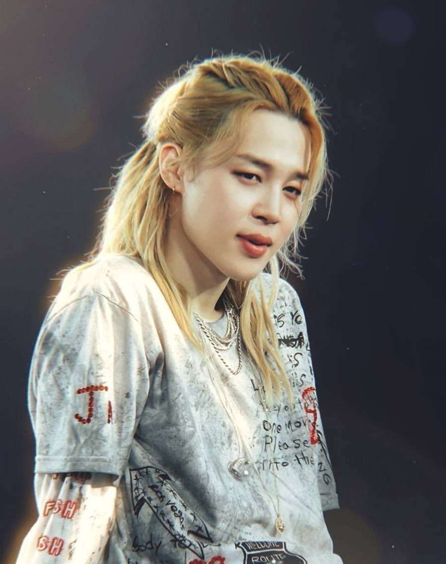 qweuzyy's tweet photo. @tetebbi #HAPPYJIMINDAY
#ItBoyJiminDay
#31YearsOfSincerity
#OctoberMagicJimin
#1013Muse
#OurLightJimin
#BornForTheStageJimin
#HealingVoiceJimin 
#LegendMakerJimin
#CutieSexyLovelyBrainyJimin
#WithJiminTillTheEnd
#단한번뿐인_아티스트_지민
#매일_지민이를_생각해 https://t.co/cY2cUa3LvZ