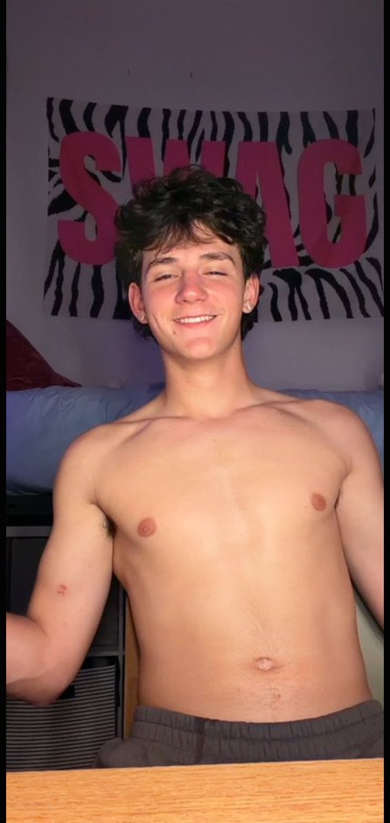 chesterschaeff2's tweet photo. Everyone should join me in serving king hill @king__Hilly go and get into his dm's ready to send serve and obey his every command while you get down on your knees and bow to his greatness and power he has over you and your wallet
@king__Hilly https://t.co/mOYOS3We8f