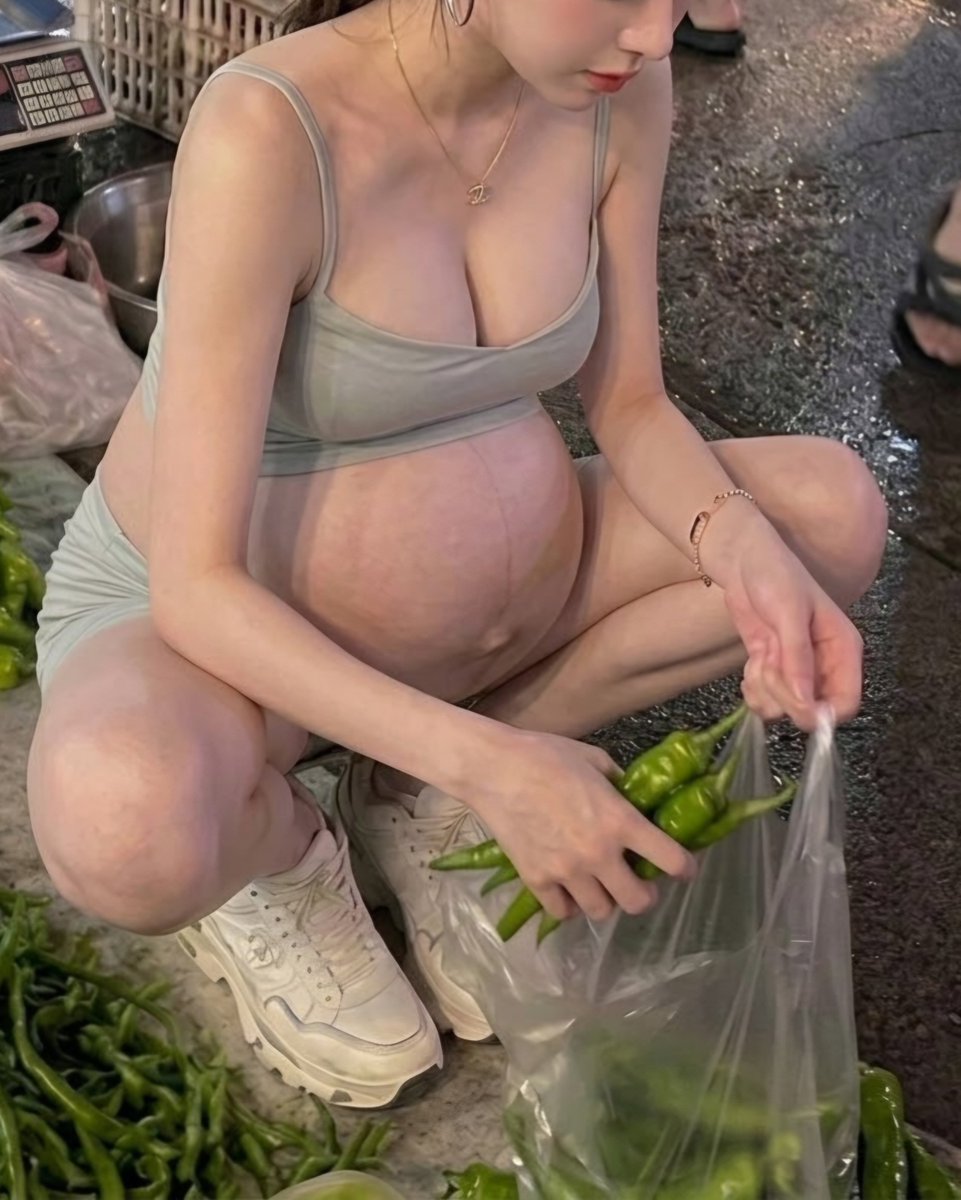 Pregnant9999's tweet photo. ｡ﾟﾟ･｡･ﾟﾟ｡
。𝓹𝓻𝓮𝓰𝓷𝓪𝓷𝓽 妊✯天堂/性孕女神🔞㍿
    ﾟ･｡･ 妊𝔸𝕧🈙画資源本家✬₊𓅂
【 𝕏 (𝕋𝕨𝕚𝕥𝕥𝕖𝕣)🙋🏼‍♂️好友募集中🔍】
👋 緊來加入關注👀『⁺追蹤👣』
成為我們『戀孕ⓔ家人』唷！
#美しい妊婦を見逃さないでください
🤰臨月妊婦の日常生活の共有
#孕期間限定の日常孕照分享🤭
#辣孕駕到👠 #地方5寶孕辣媽💄
我不需要每一個人都喜歡我😜
#我就是我 #做自己 #走出自己的路
🫵酸民🍋‍🟩不喜請繞道↪️
📌本站沒有孕婦約炮資訊🫧
📌更不是孕茶莊總機☎️ 
📌違者私訊一律不回應並拉黑封鎖🔒
✧推廣自辨✧詐騙繁多✧小心謹慎
✧善惡之報✧如影隨形✧杜絕詐騙