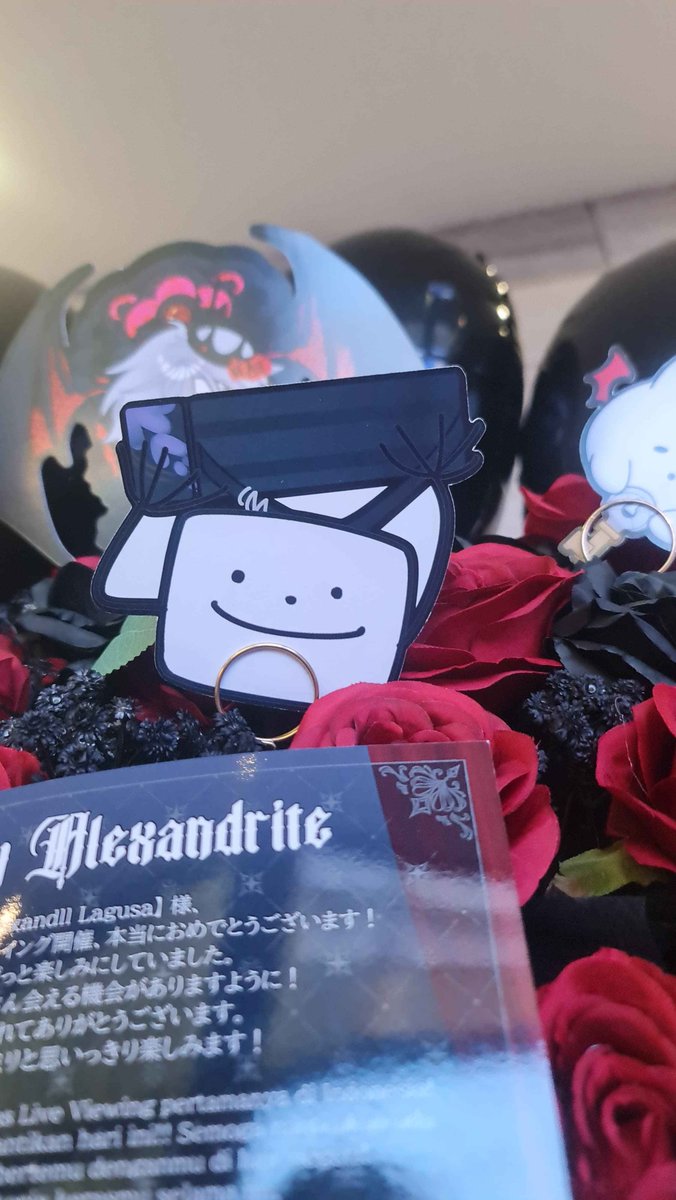 idn_lagufami's tweet photo. @_hitosaji_ Our little guests 🦇♥️ https://t.co/NXg9WpMtfa