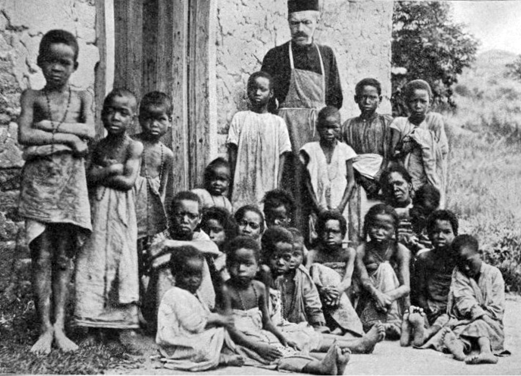jesuitnews's tweet photo. Today is the feast of Bl Jan Beyzym, SJ, who cared for lepers in Madagascar at a time when there was no cure. 

He lived with them (something no one else did), worked to change public attitudes, built hospitals &amp; gave those suffering from the illness hope. https://t.co/DX4lNISYoC https://t.co/LnxvUo8C04