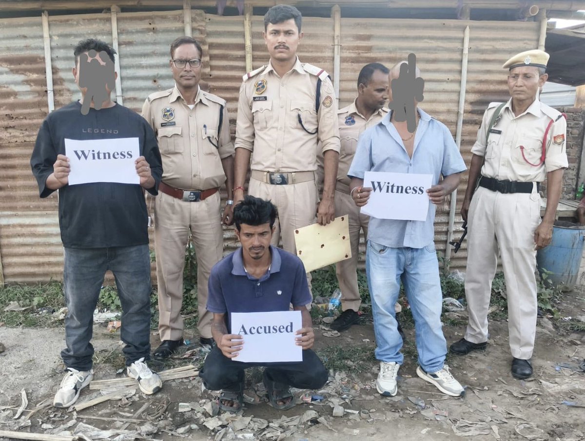 GuwahatiPol's tweet photo. A WGPD team from Gorchuk PS arrested one Ajoy Chetry (32) from North Lakhimpurafter he was caught at Paschim Boragaon with 31 vials of Heroin, weighing 36.33 gms. Legal action initiated.
#AssamAgainstDrugs #NasaMuktBharat
@CMOfficeAssam @himantabiswa
@assampolice @HardiSpeaks https://t.co/dDz0N9A0dN