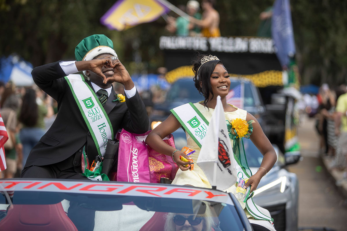 oursoutheastern's tweet photo. Broadway comes to Hammond! 🎭 Join us for Homecoming 2026: Roomie on Broadway! Enjoy Gumbo Ya-Ya, reunions, and vibrant #CampusLife before Saturday’s kickoff.

Tap the link to view the full schedule! https://t.co/QFr1QYWVN3 #oursoutheastern #LionUp https://t.co/dc6F94i9vP