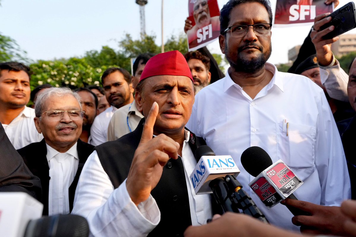 yadavakhilesh's tweet photo. https://t.co/b62Gm4kH7m