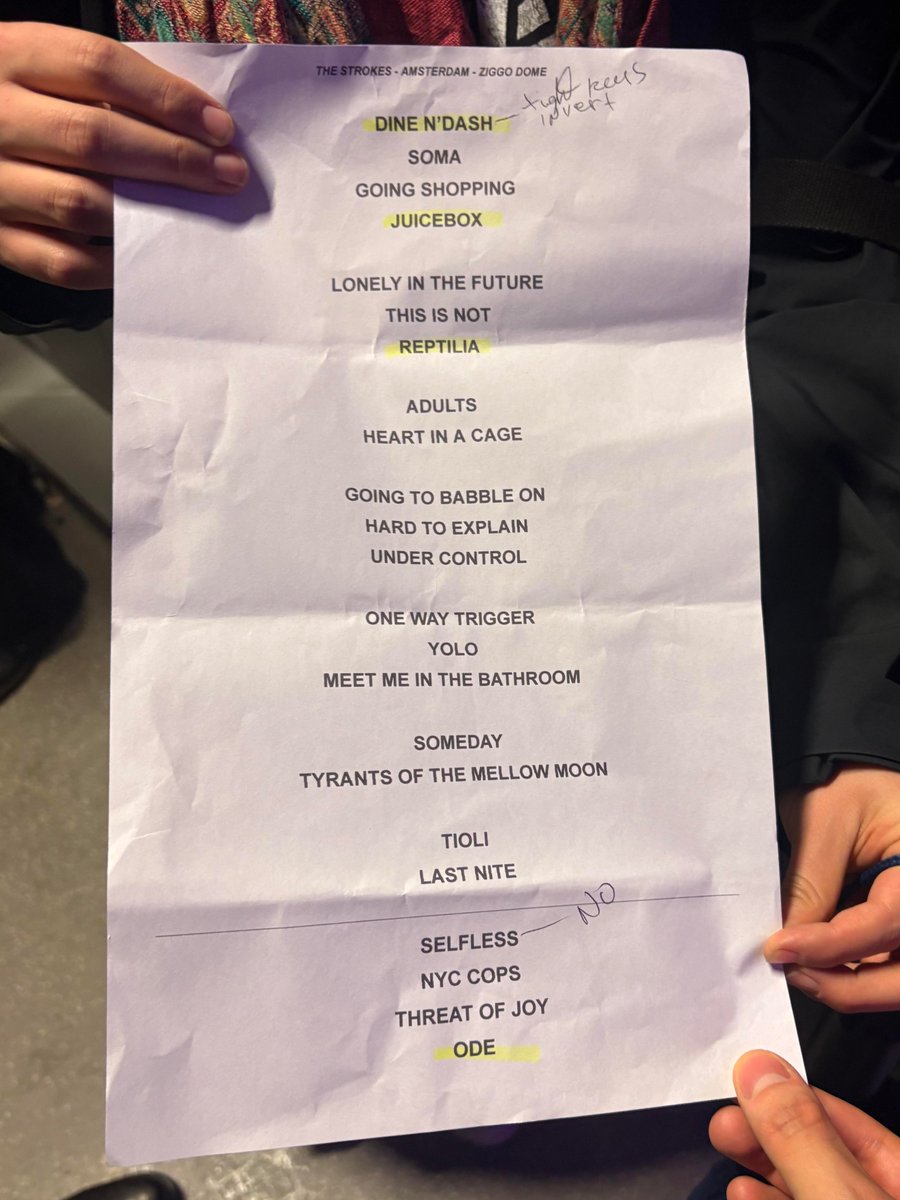 casablancasfcbr's tweet photo. 🎤 | Setlist do show do The Strokes ontem (11), em Amsterdã.

©️ bluebirdrealistic335 no Reddit https://t.co/lOJ718evoi
