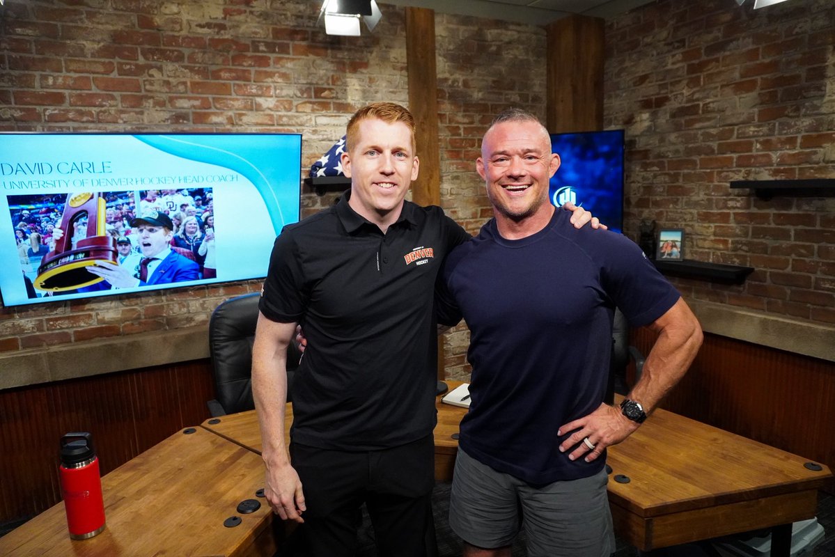 HeavyVictory's tweet photo. One of hockey’s brightest minds. David Carle joins Heavy Victory for our next episode. 🎙️🏒 https://t.co/s5N2QWUT2E