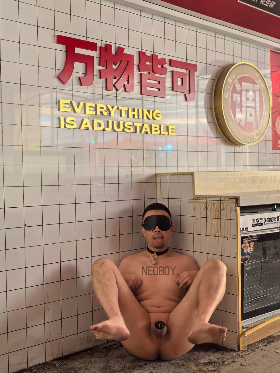 NEODAY521's tweet photo. #locktober 
很骚很好艹，想被轮奸操射。 https://t.co/KaCf1scPgp