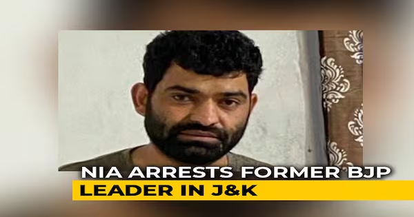 benzylchloride1's tweet photo. @BJP4JnK Kohli Work for country>>> Amit Shah and it's dalli police. 

No Wonder. https://t.co/Ea32nfPZEP