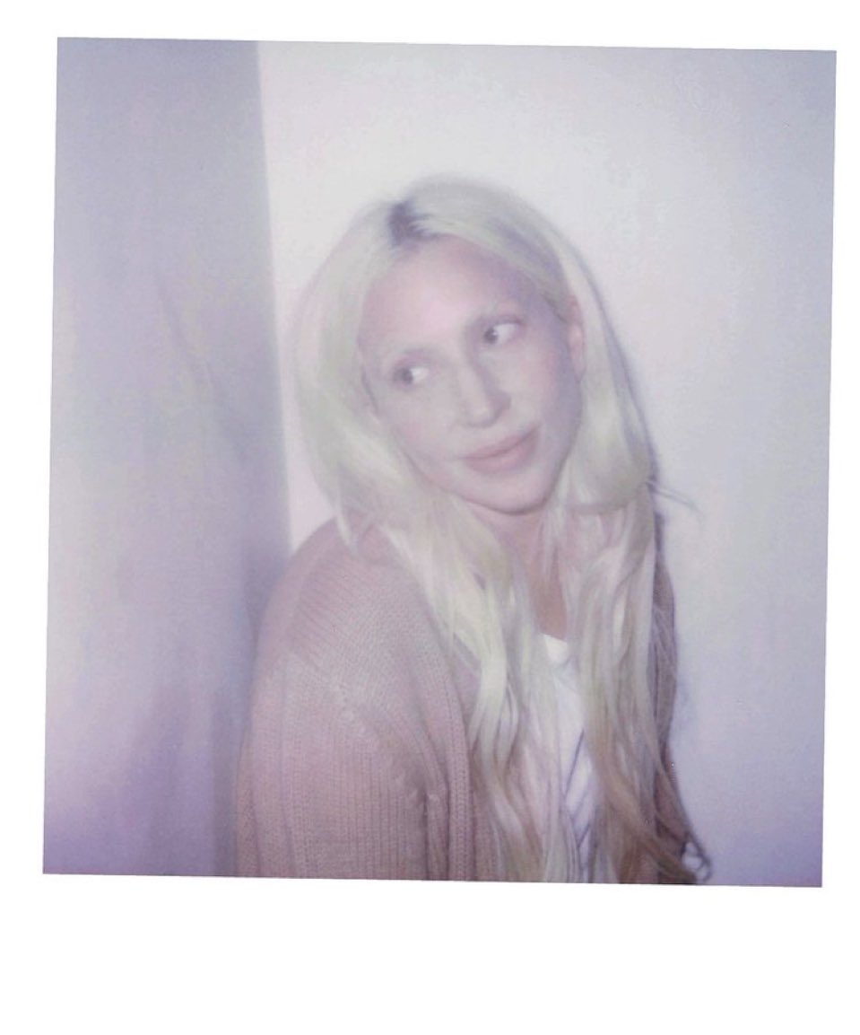 hausofaniiii's tweet photo. she’s an angellll😭🥹🤍 https://t.co/Q8tFOoqxcg