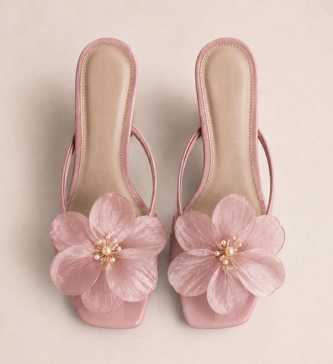 moonieaura's tweet photo. flower sandals 🌸 https://t.co/cubChj0kkJ