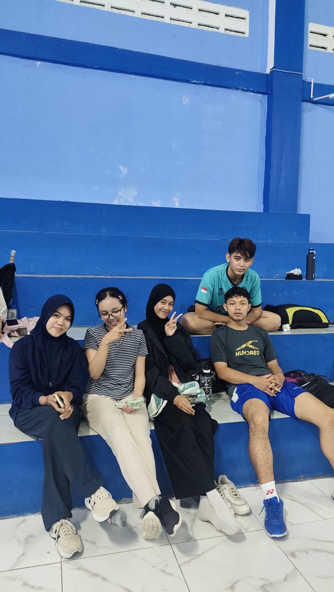 wonderedkid's tweet photo. super duper happy abis main badmin 2 jam🤤 https://t.co/wSIZiISrUG