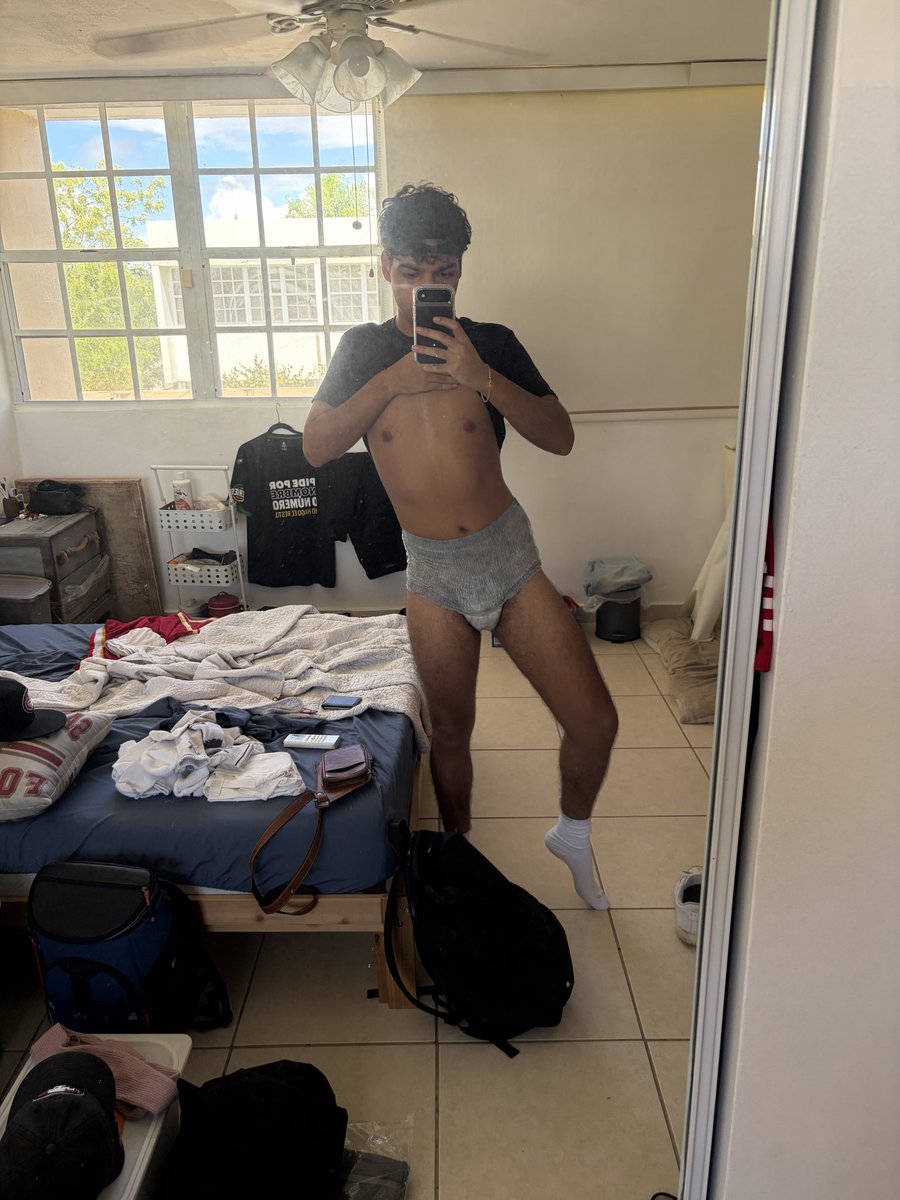 shyricanboyTWs's tweet photo. Bought these thinking they were white but they’re grey ;( … I do like how they feel tho https://t.co/h2T0gC5NLQ