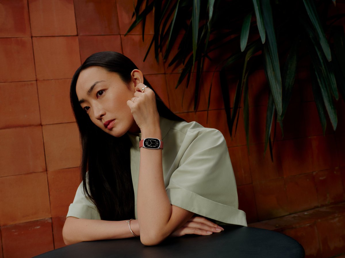 rishic78's tweet photo. Big news today! After listening closely to your feedback, we're introducing the Google Fitbit Edge—a lightweight wearable designed for active lifestyles—and several updates across Google Health to make our experiences work better for you.

Check it out: https://t.co/OLgllBiQmK https://t.co/gege7AOEOw