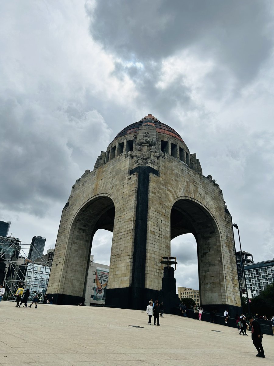 sannthi's tweet photo. #FinDeSemana en #CDMX https://t.co/hDyadB3LlV