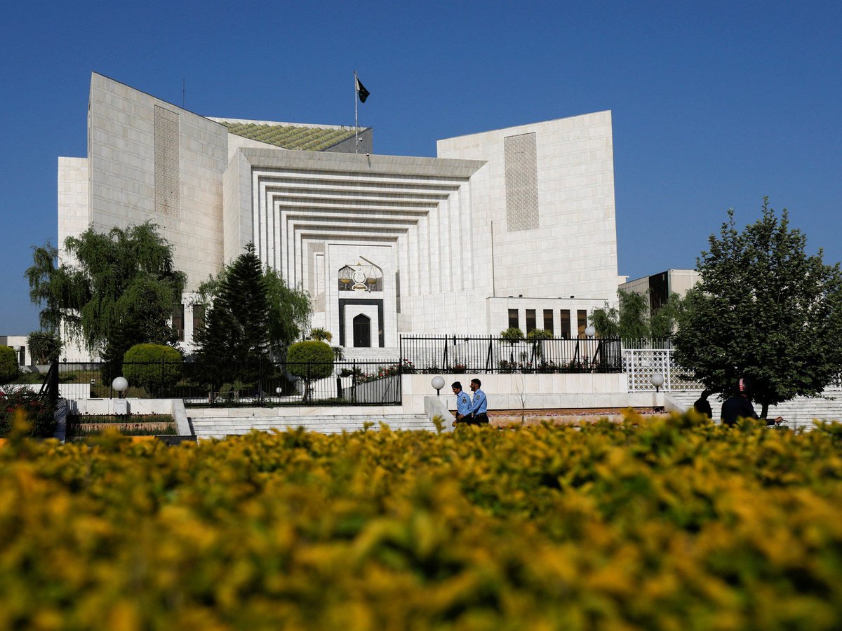 Alyhassan959's tweet photo. The most useless building in Pakistan. https://t.co/AGgANlMpk2