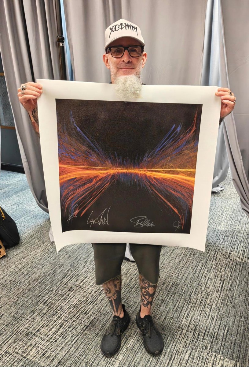 SweetRelief's tweet photo. Now live! Limited-edition @Soundwaves_Art artwork, created from the sound waves of Anthrax's "Madhouse," is now available and helps raise funds for Sweet Relief! 

The band hand-signed these artworks before their Sep 29, '26, show in San Antonio, TX.
​ https://t.co/wYuRpSZ6s5 https://t.co/KUCS2j2Ofx