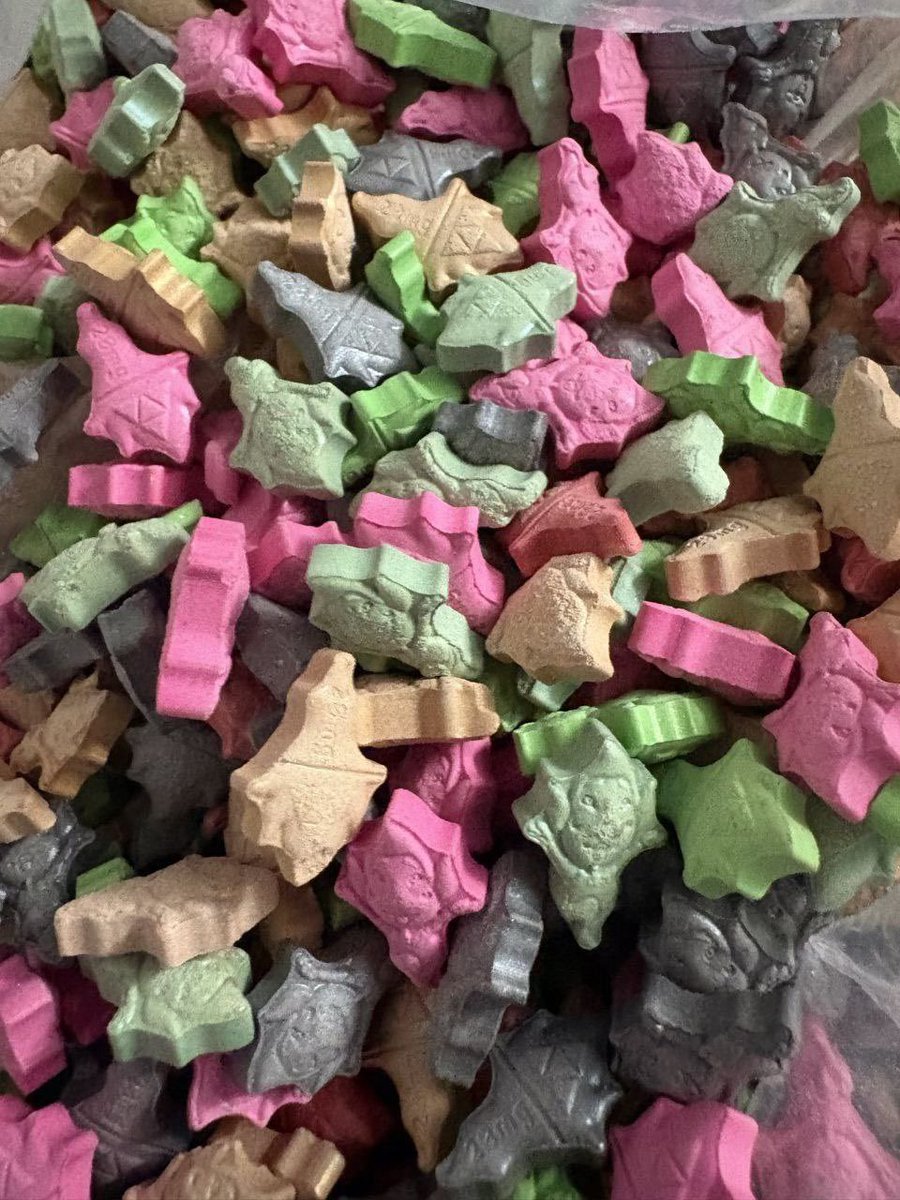 Weed_Daily1's tweet photo. My weed so good and i'm just gonna smoke some, cheers!😆

🌬️🌿✨
#drugstwt #drugtwt #weedtwt #smoke
#animalcookies #stonerfam  #CannabisCommunity #weedmob #420community #420friendly #weedsmokers #WeedLovers https://t.co/Q1FBTl5LCe