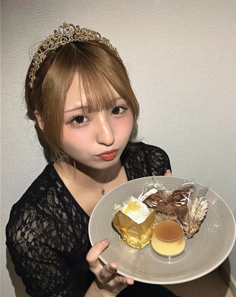 okmr_yu's tweet photo. お誕生日を迎えました！>⩊<

こうして活動できているのも、日々たくさんの方に支えていただいているからだと改めて感じています。

いつも応援してくださっている皆さん、本当にありがとうございます߹-߹♡

役者として、人としてもさらに成長できる一年にしたい！！です！！します！！ https://t.co/fvR0lxWB7x