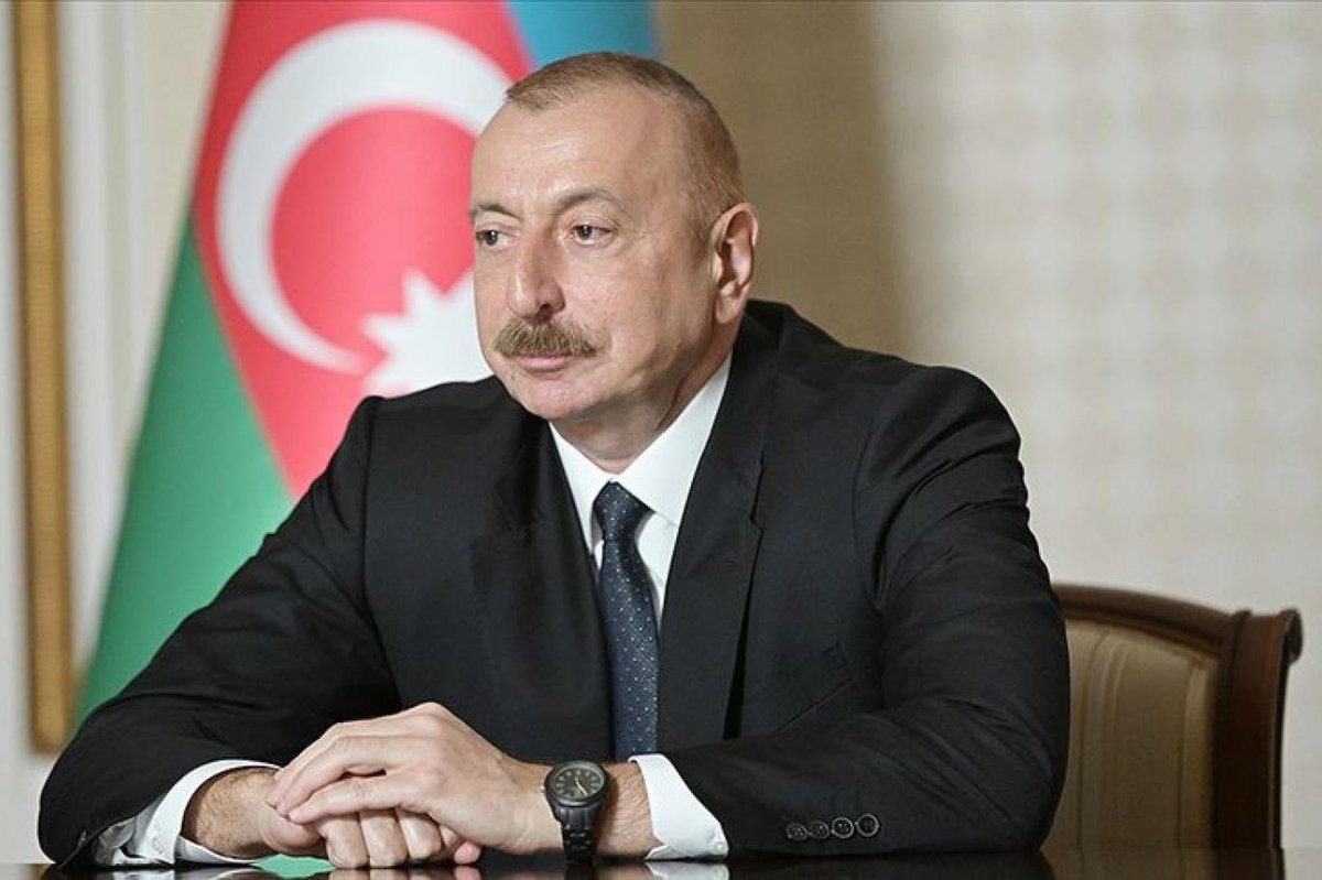 RTElice_'s tweet photo. İslam’a savaş açan, tarihin tozlu sayfalarında kaybolur! https://t.co/qoqIUZk1LA