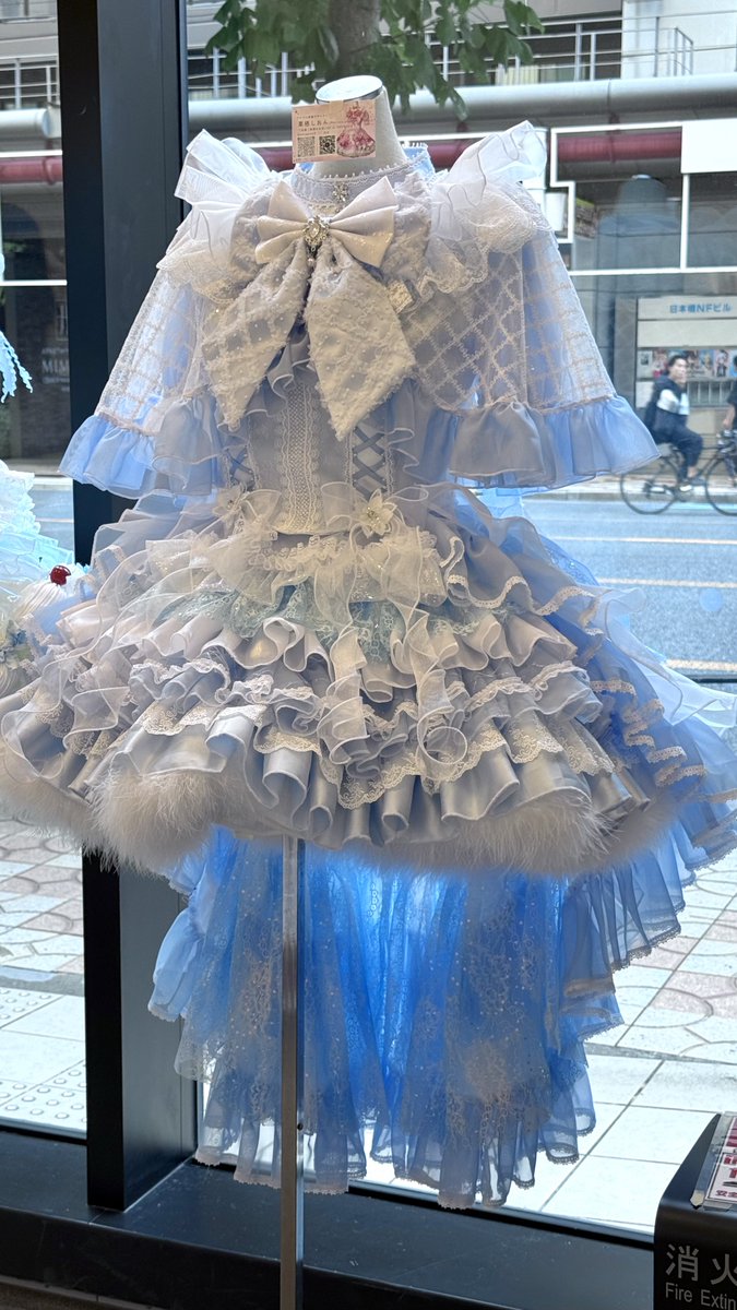 kurusu_costume's tweet photo. 🎀ヒロイン日和。vol.3 in OSAKA
(@heroines_day )
ご来場いただいた皆様ありがとうございました！

大阪でのイベントは去年の撮影会ぶり…！
地元の大阪でのイベントは久々で決まった時からずっと楽しみにしてました！！

去年も来てくださっていた方と再会したり、
いつもSNS見てるよって言っていただけたり、
私の衣装に一目惚れでやっと着れました！と言ってくださる方もいたりしてとっても幸せな3日間でした🥹
昨年よりも知ってる！と言ってもらえる回数が増えてなんだか嬉しかったです笑

ヒロイン日和、お客様も出店者さんもみんな優しくて大好き！ꕀ🎀 ͗ ͗
イベントに出ると毎回たくさん学びが沢山あってもっともっと可愛いもの作るぞーと気合いが入ります❤️‍🔥

次のイベントはヒロイン日和プチ東京の11月12-13ですが、また大阪でのイベントにも出られるといいなと思ってます🎀