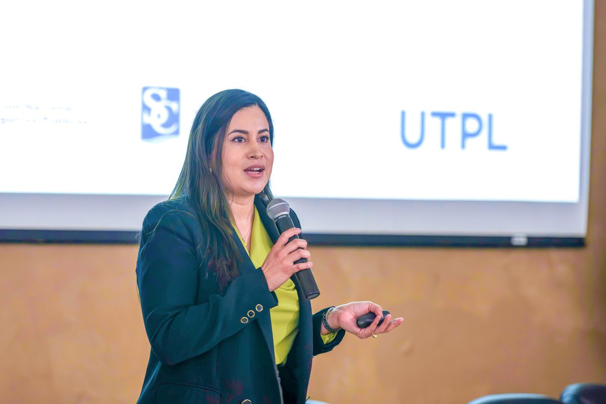 SuperintEC's tweet photo. ⚖️ Nuestra asesora, Verónica Rodríguez,  explicó las etapas jurídicas de los actos de una compañía, desde su origen hasta su inscripción, y las competencias del Registro Mercantil y del Registro de Sociedades de la SCVS, con énfasis en las Sociedades por Acciones Simplificadas. https://t.co/v1DQVlgA4P