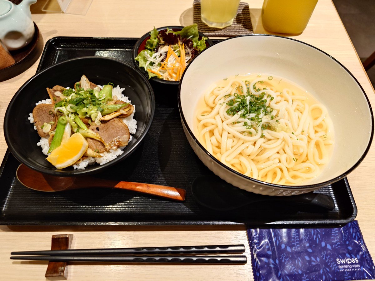 buhibuhi_90's tweet photo. 今日の優雅な晩飯が(デザート付き) https://t.co/8H2kRblOtc