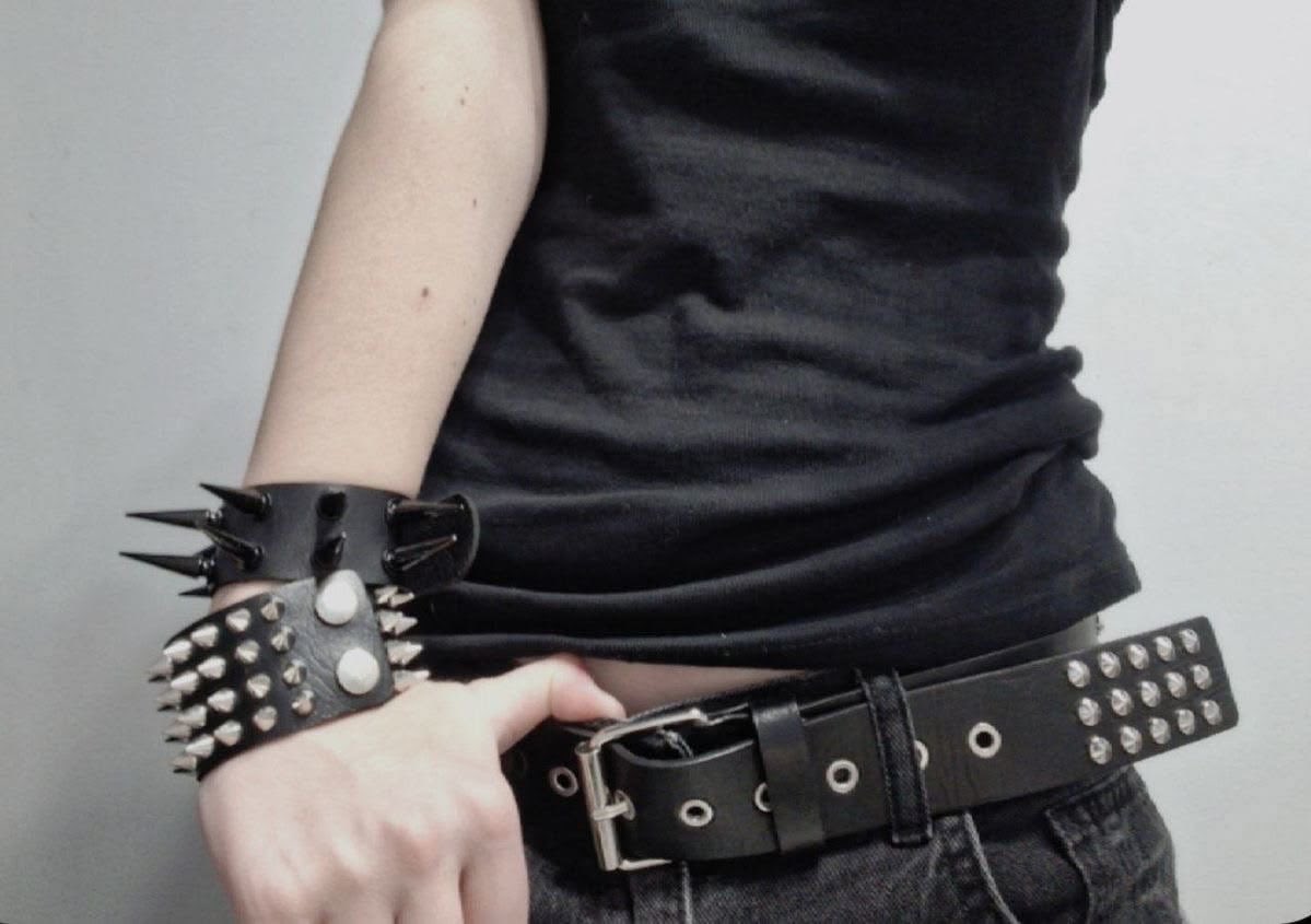 chronicalorie's tweet photo. oh to be androgynously thin

#edrtwt #mascspo #thinspo https://t.co/PAUBEAjzht