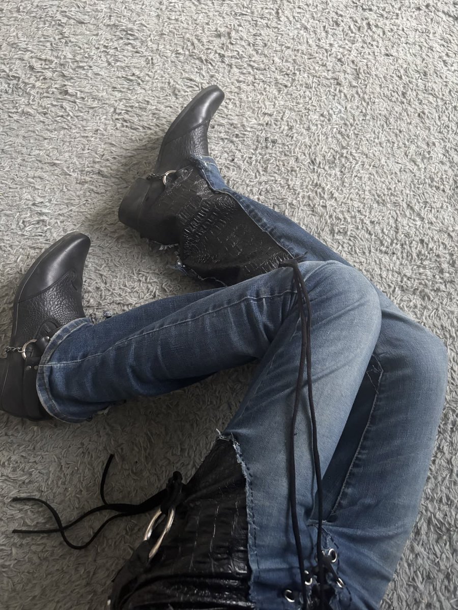 chronicalorie's tweet photo. oh to be androgynously thin

#edrtwt #mascspo #thinspo https://t.co/PAUBEAjzht