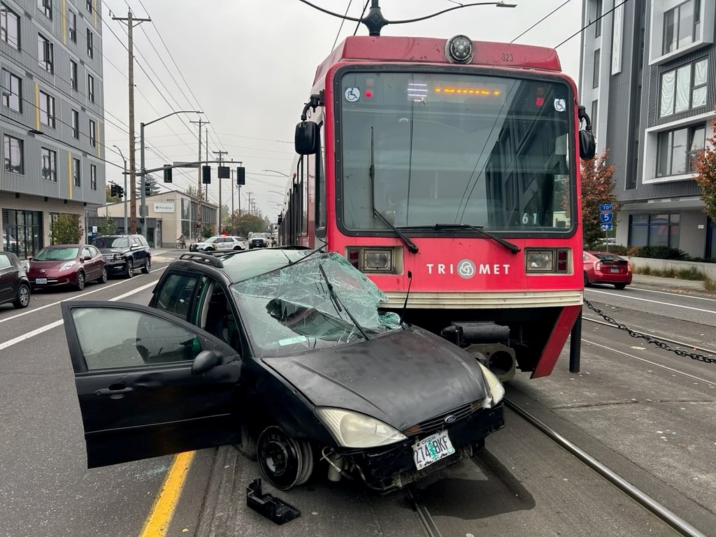 MultCoSO's tweet photo. !!UPDATE!! The scene is now clear, all roads have reopened, and Max service has been restored. Thank you for your patience while crews worked to safely resolve the incident.
_____________

We’re responding to a Max train versus vehicle at the intersection of N Interstate Ave. and N Alberta St. in Portland. 

The driver of the vehicle has been transported to the hospital with what’s believed to be non-life-threatening injuries. 

MAX yellow line service is disrupted, and N. Alberta is closed in both directions at N. Interstate. N. Interstate is open in both directions.

#TrafficAlert #multcoso