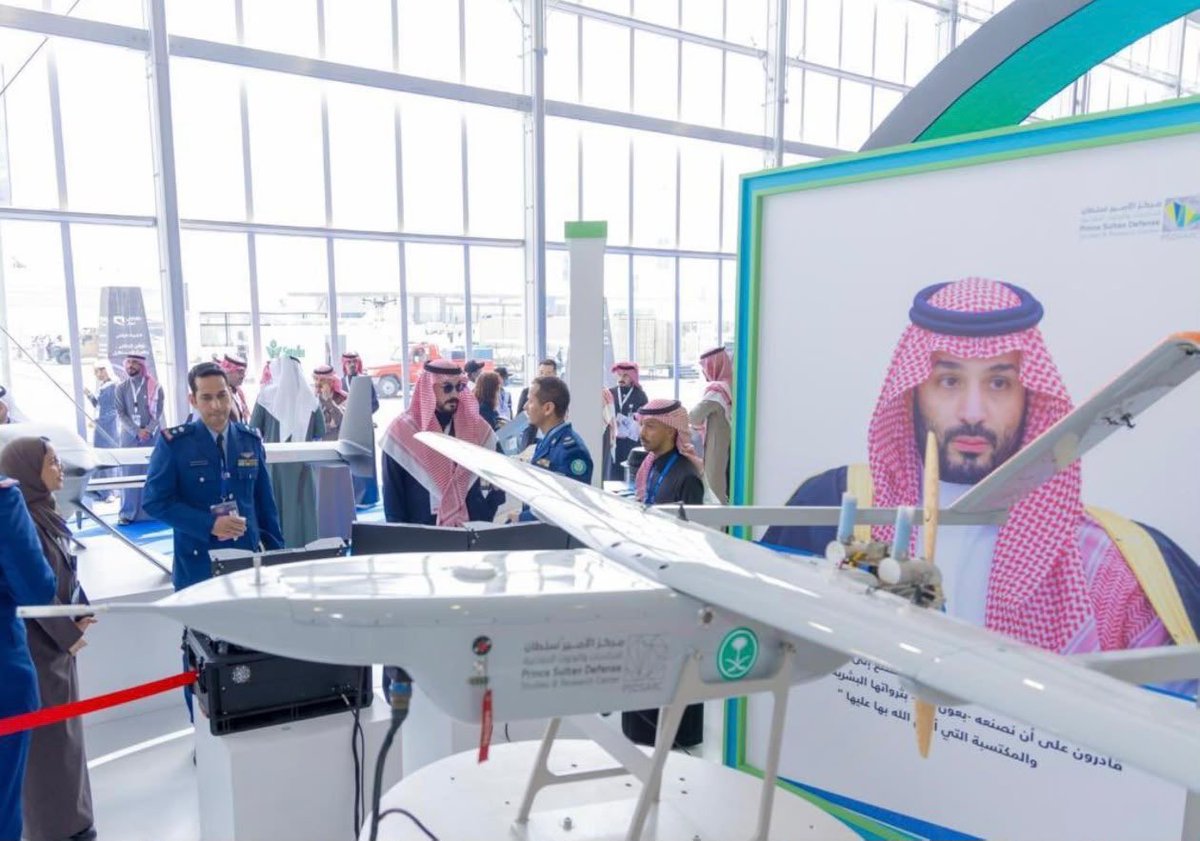 SaudiProject's tweet photo. أكاديمية #طويق بالتعاون مع #وزارة_الدفاع تطلق معسكرات طويق الدفاعية المنتهية بالتوظيف في مجال الطائرات بدون طيار، لتأهيل الكفاءات الوطنية وتطوير مهاراتهم التقنية والمهنية

للتسجيل:
https://t.co/4xn49HtJQu https://t.co/YRE3ciRTch