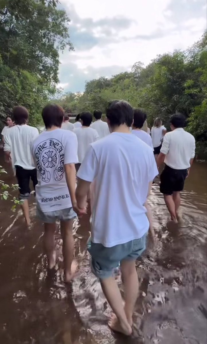 senipich's tweet photo. ชอบอะไรแบบนี้นะ คนพันล้านคนแต่พวกนางก็ยังจะ https://t.co/8r6Y5Vv100