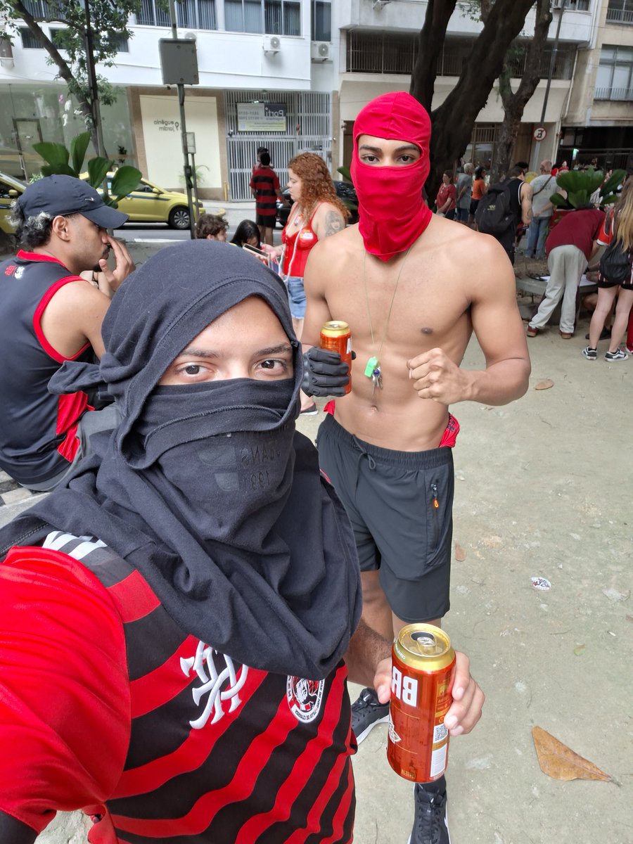 yan__crf's tweet photo. O FLAMENGO SOMOS, NÃO ELES! POVO!! Pnc do BAP!! https://t.co/3BspGGOSBv
